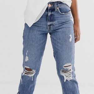 Petite Distressed Boyfriend Jean
